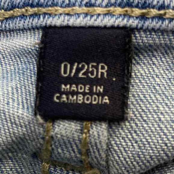 Universal Thread Jeans Womens 0/25R Low Rise Skinny Distressed Raw Hem Light - Picture 3 of 9